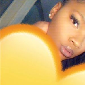 Meet your Posher, Zanaia
